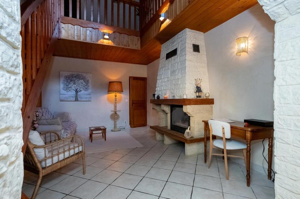 La Maison Des Jolicoeurs Saint-Christophe-sur-Guiers Exterior foto